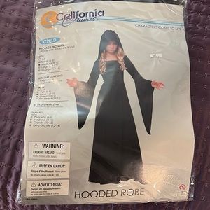 Hooded robe black